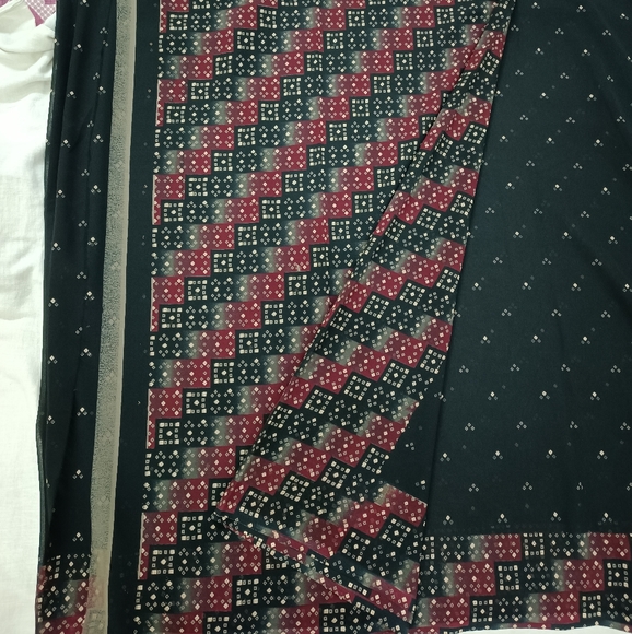 New black bandej patterned saree - Picture 4 of 5
